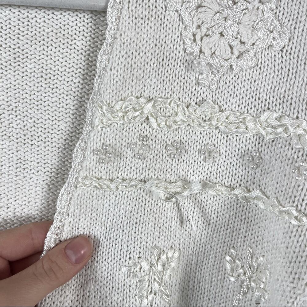 Vintage 90s Floral Embroidered Cardigan Sweater Medium White Boho Cottage Granny - Picture 5 of 12